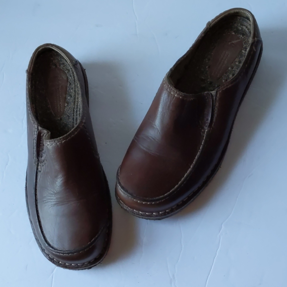 Simple brown leather mules-sz 9 1/2